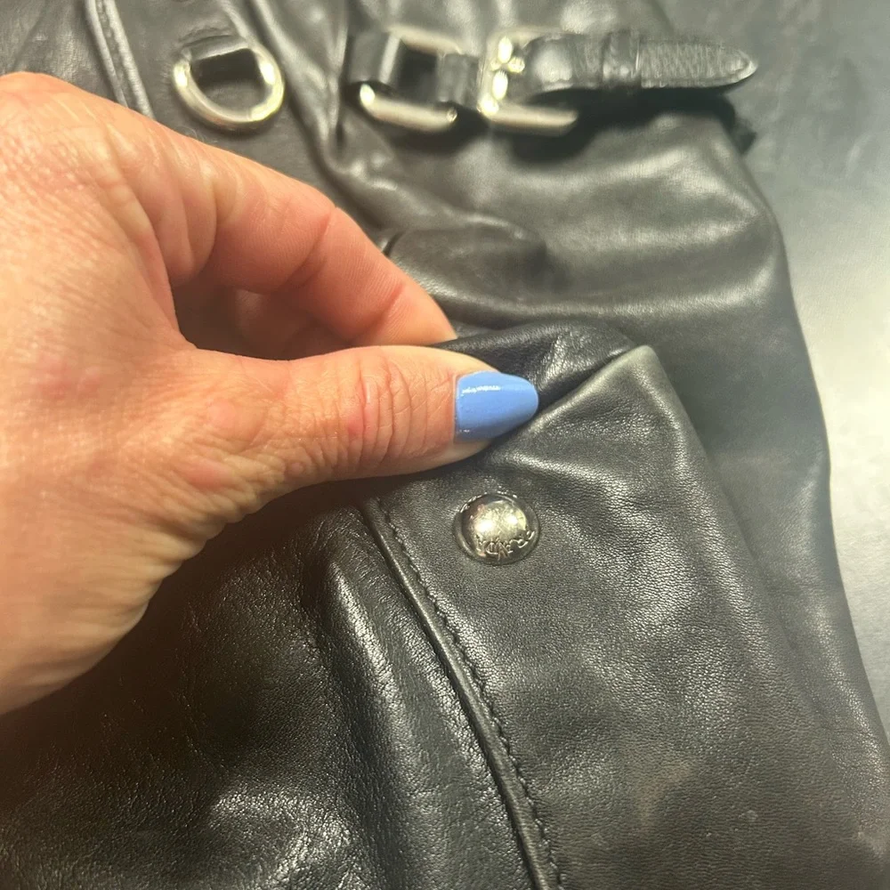 Prada Black Leather Shoulder Bag - Picture 6 of 8